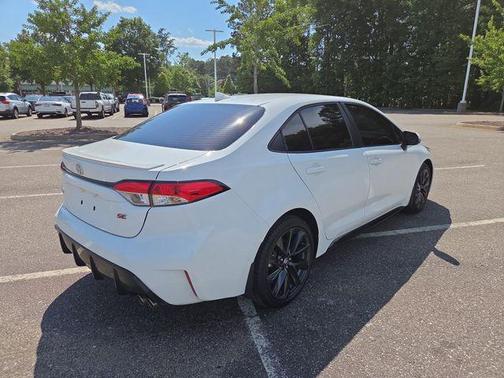 Ice Cap 2024 Toyota Corolla SE