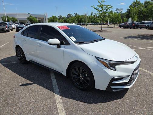 Ice Cap 2024 Toyota Corolla SE