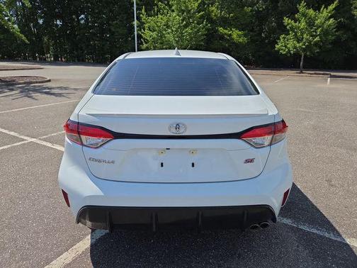 Ice Cap 2024 Toyota Corolla SE