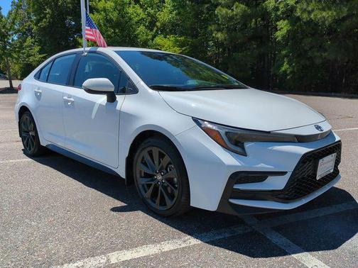 Ice Cap 2024 Toyota Corolla SE