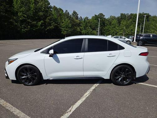 Ice Cap 2024 Toyota Corolla SE