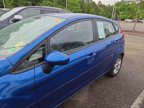 Lightning Blue Metallic 2018 Ford Fiesta SE