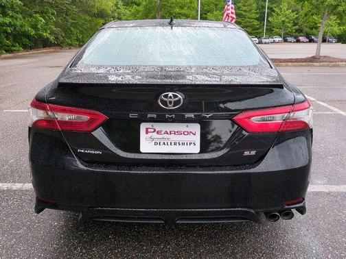 Midnight Black Metallic 2019 Toyota Camry SE
