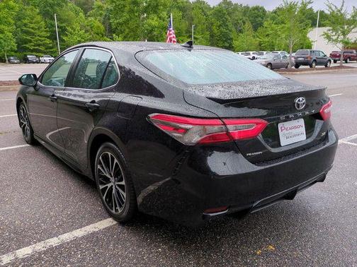 Midnight Black Metallic 2019 Toyota Camry SE