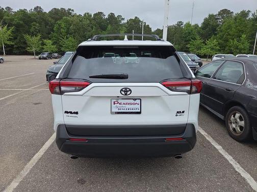 Ice 2025 Toyota RAV4 Hybrid XLE