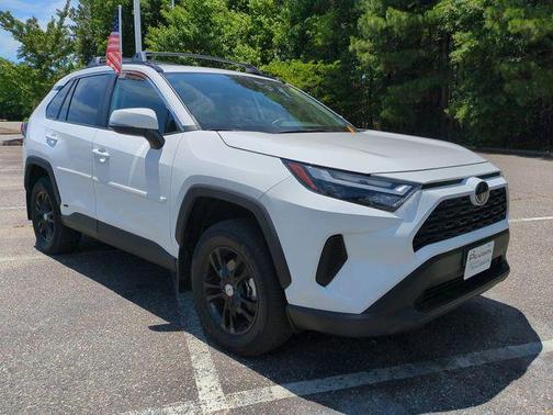 Ice 2025 Toyota RAV4 Hybrid XLE