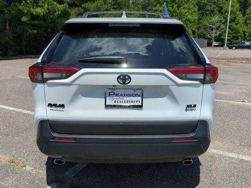 Ice 2025 Toyota RAV4 Hybrid XLE