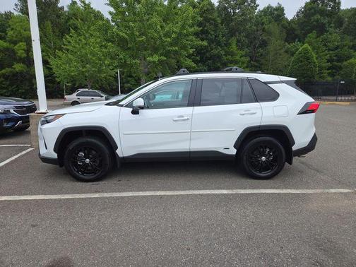 Ice 2025 Toyota RAV4 Hybrid XLE