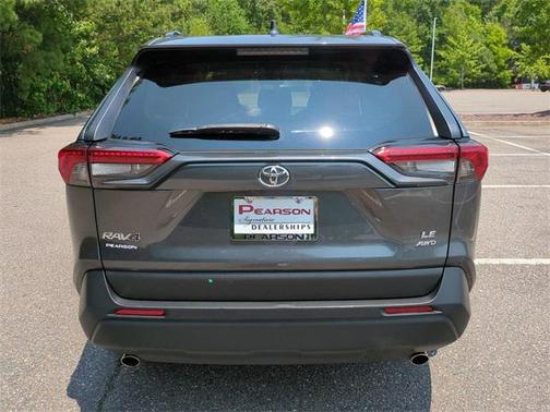 2020 Toyota RAV4 LE