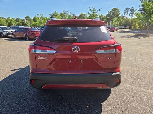 Barcelona Red Metallic 2022 Toyota Corolla Cross LE