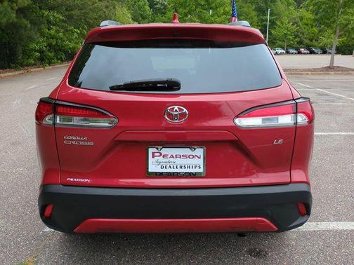 Barcelona Red Metallic 2022 Toyota Corolla Cross LE