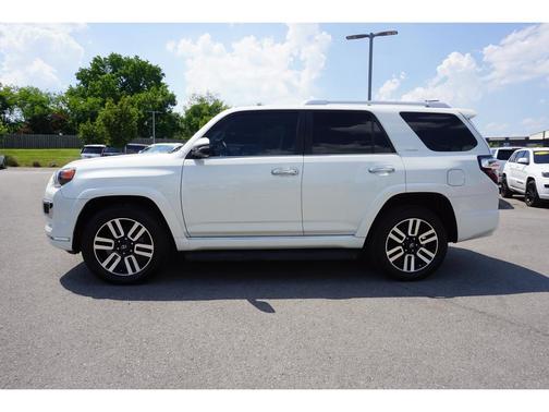 Photo 4 of 22 of 2019 Toyota 4Runner Limited 4WD
