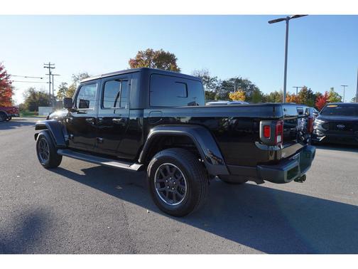 Photo 3 of 22 of 2021 Jeep Gladiator Overland