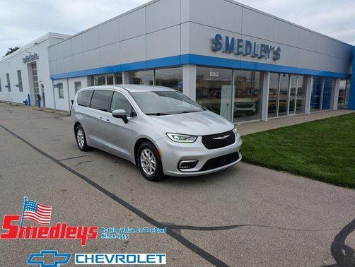 2023 Chrysler Pacifica Touring-L