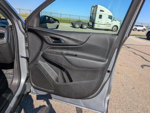 Sterling Gray Metallic 2024 Chevrolet Equinox LT