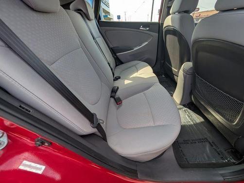 2012 Hyundai Accent SE