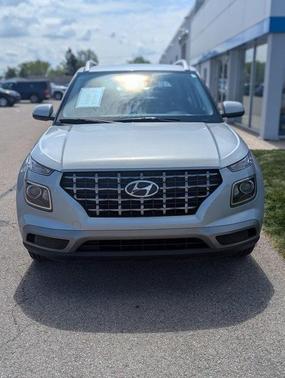 2022 Hyundai VENUE SEL