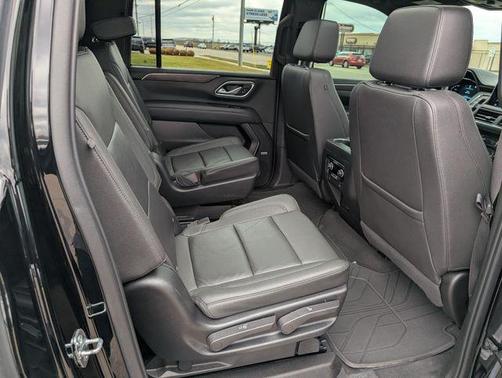 2022 Chevrolet Suburban LT