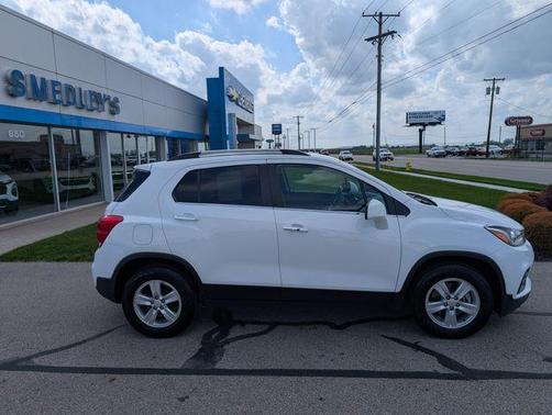 Summit White 2019 Chevrolet Trax LT