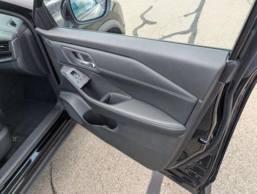 Super Black 2025 Nissan Rogue SV