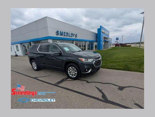 Graphite Metallic 2021 Chevrolet Traverse LT Cloth
