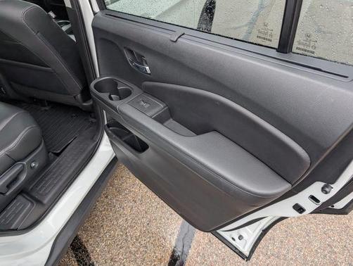 White 2022 Honda Pilot EX-L