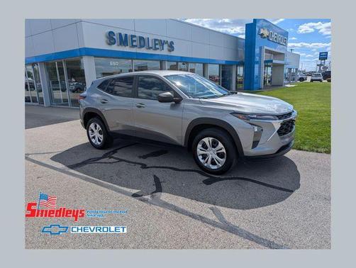 Sterling Gray Metallic 2024 Chevrolet Trax LS