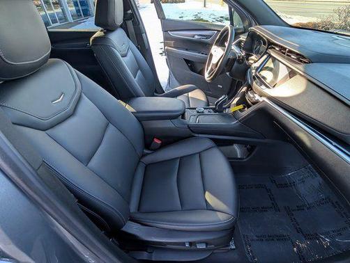 2021 Cadillac XT6 Luxury FWD