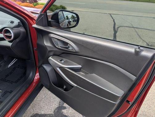 Cayenne Orange Metallic 2024 Chevrolet Trax 1RS