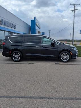 2021 Chrysler Pacifica Touring-L