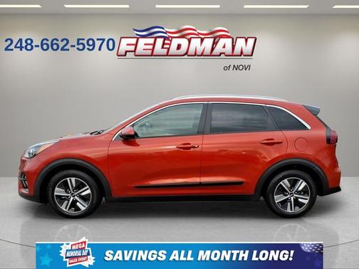 Orange 2022 Kia Niro LXS
