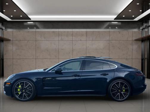 2019 Porsche Panamera 4