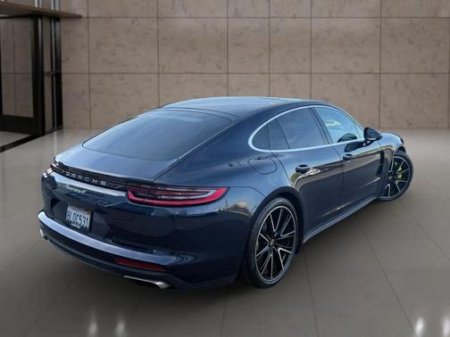 2019 Porsche Panamera 4