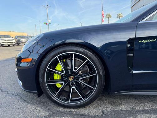 2019 Porsche Panamera 4