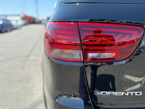 Ebony Black 2019 Kia Sorento L