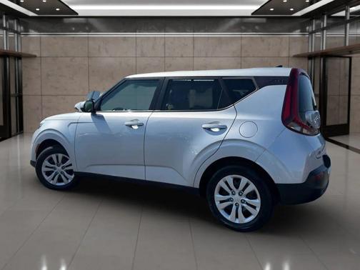 Sparkling Silver 2020 Kia Soul LX