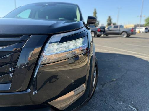 Super Black 2023 Nissan Pathfinder SL 4WD
