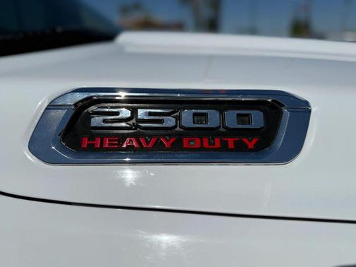 2020 RAM 2500 Laramie Crew Cab 4x4 6'4' Box