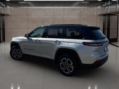 2024 Jeep Grand Cherokee 4xe Trailhawk