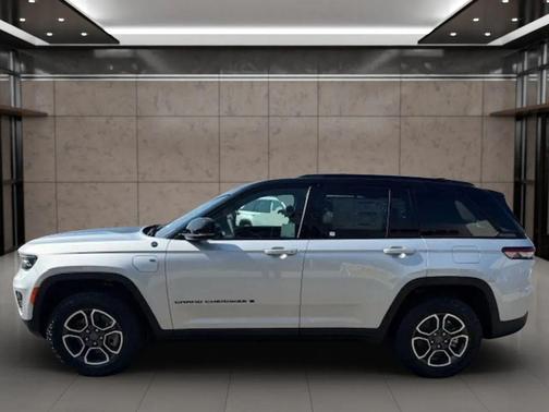2024 Jeep Grand Cherokee 4xe Trailhawk