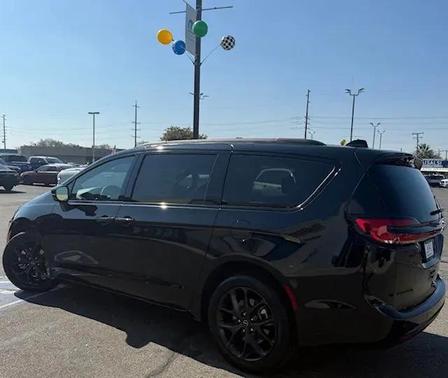 2026 Chrysler Pacifica L