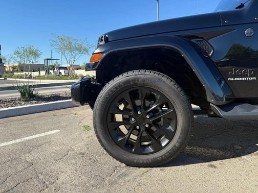 Black Clearcoat 2021 Jeep Gladiator High Altitude 4x4