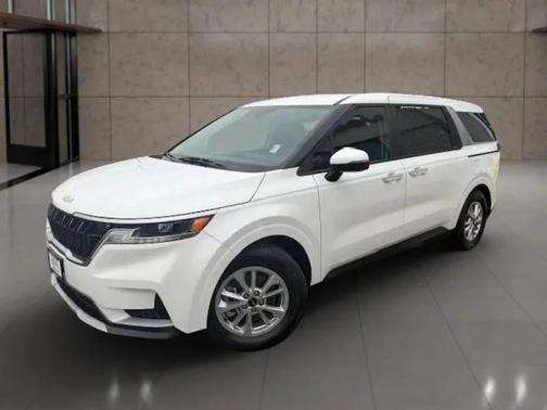 2023 Kia Carnival LX