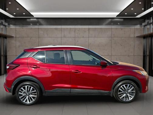 2022 Nissan Kicks SV