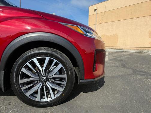 2022 Nissan Kicks SV