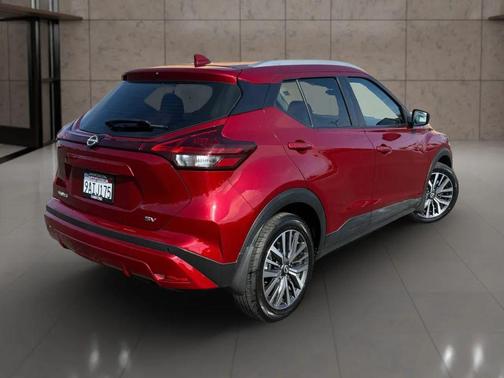 2022 Nissan Kicks SV