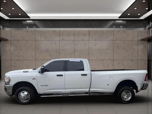 2023 RAM 3500 Big Horn Crew Cab 4x4 8' Box