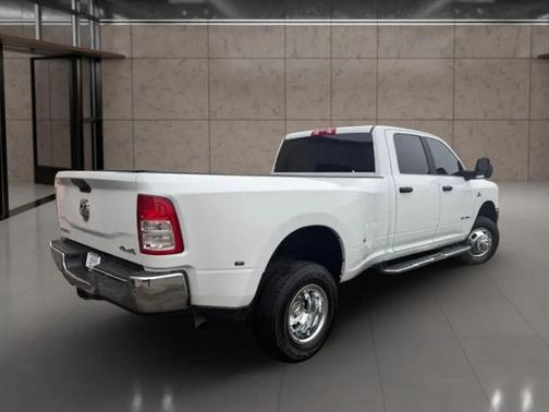 2023 RAM 3500 Big Horn Crew Cab 4x4 8' Box