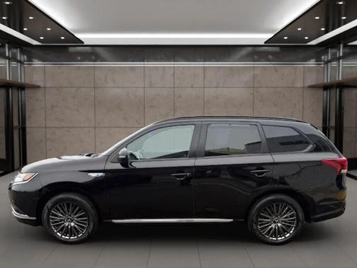 2021 Mitsubishi Outlander PHEV LE