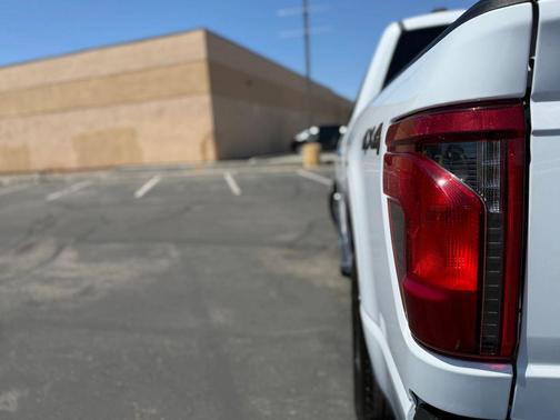 Oxford White 2024 Ford F-150 XLT